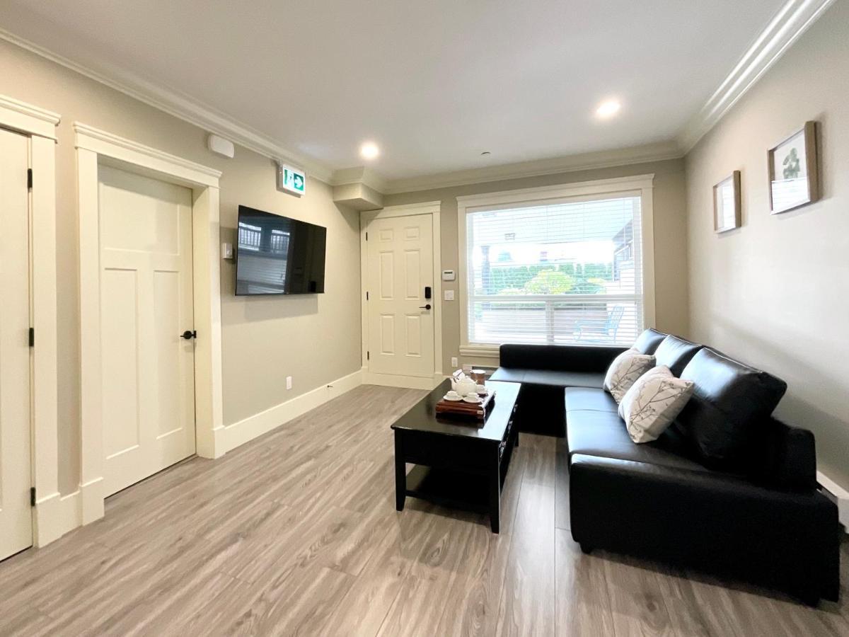 New Two-Bedroom Legal Suite With Parking White Rock Exterior photo